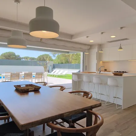 בית נופש Modern Olivera With Private Pool *